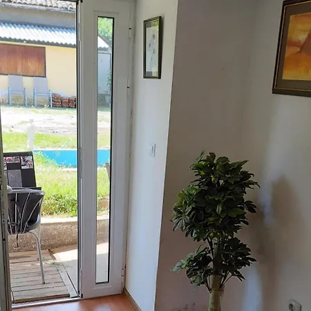 2 Bed - Sleeps 7 - Private Garden - Parking Appartement